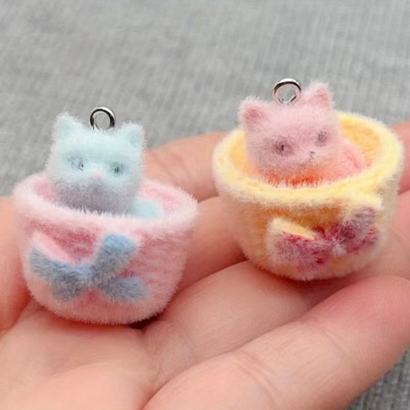 Resin Art Gift Ideas - 4 Stück 3D-Plüsch-Katzenanhänger aus Kunstharz, DIY-Schmuckherstellung,